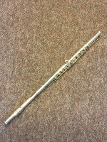 Zwei Hände spielen Klavier